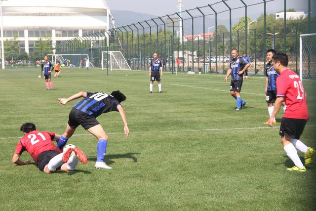 祝铭震28分胡金秋23分 广州大胜广厦35分