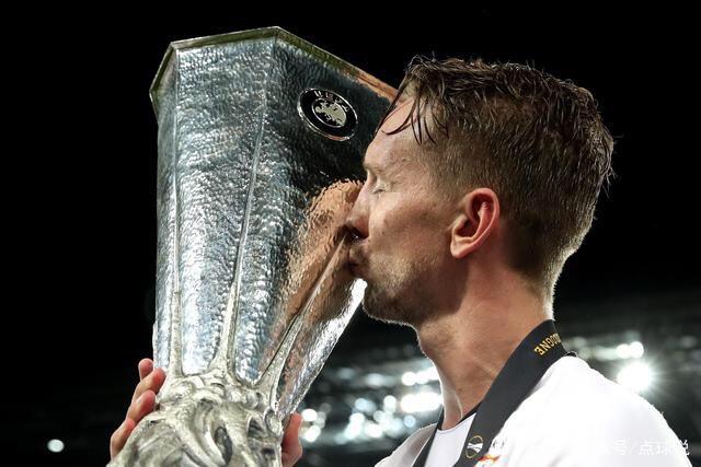 39岁詹姆斯场均30+5+9当选周最佳 史上第二老